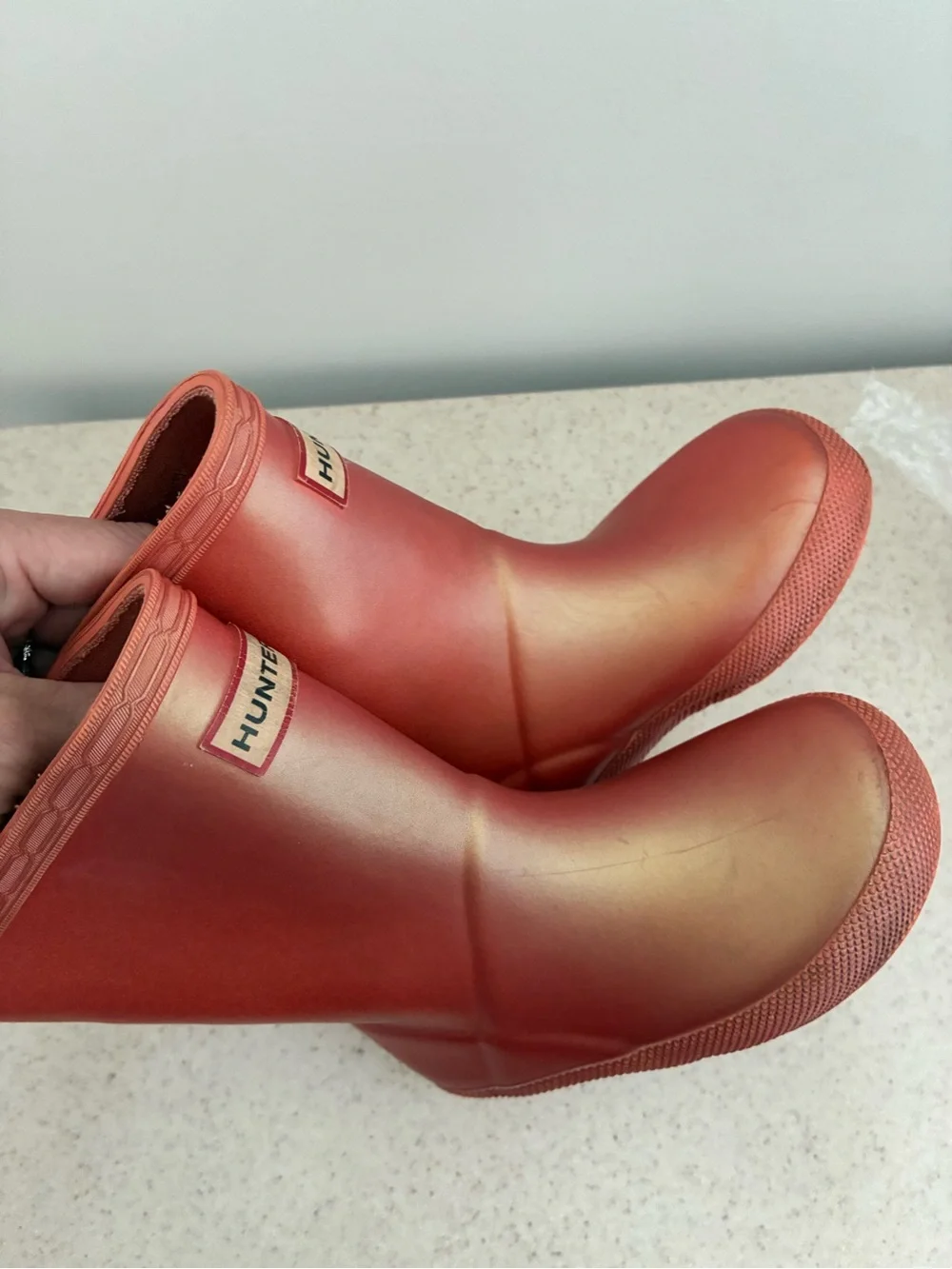 Hunter Kids Short Pearl iridescent Coral Waterproof Rain Boots. Size UK 6